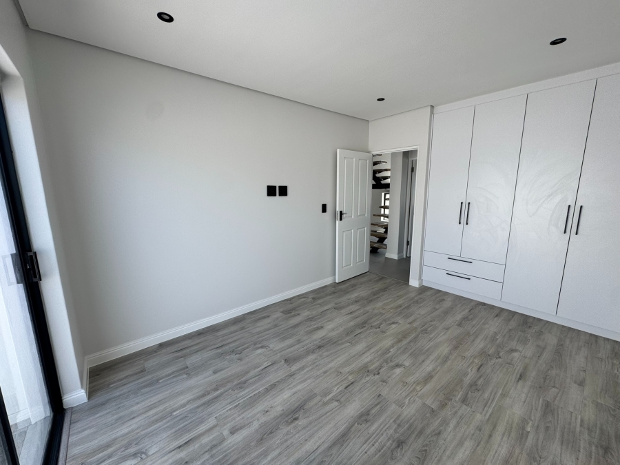 4 Bedroom Property for Sale in Sandown Western Cape